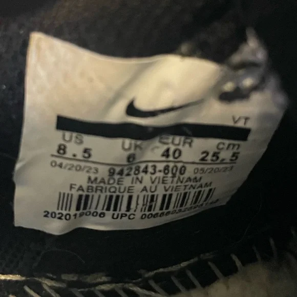 Men’s Nike Dunk Black and White Sneakers Size 8.5 - Picture 6 of 6